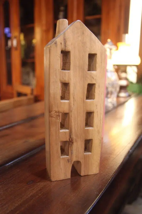PAT-454 Wooden Building 5x10x28cm
